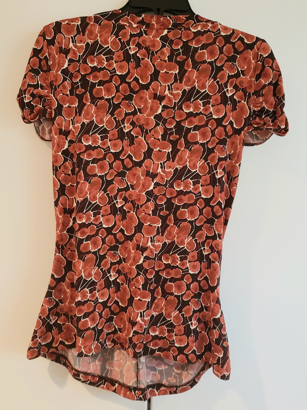 Nine West Pink and Brown Floral Ruched V-Neck Tie Front Top - Picture 3 of 6